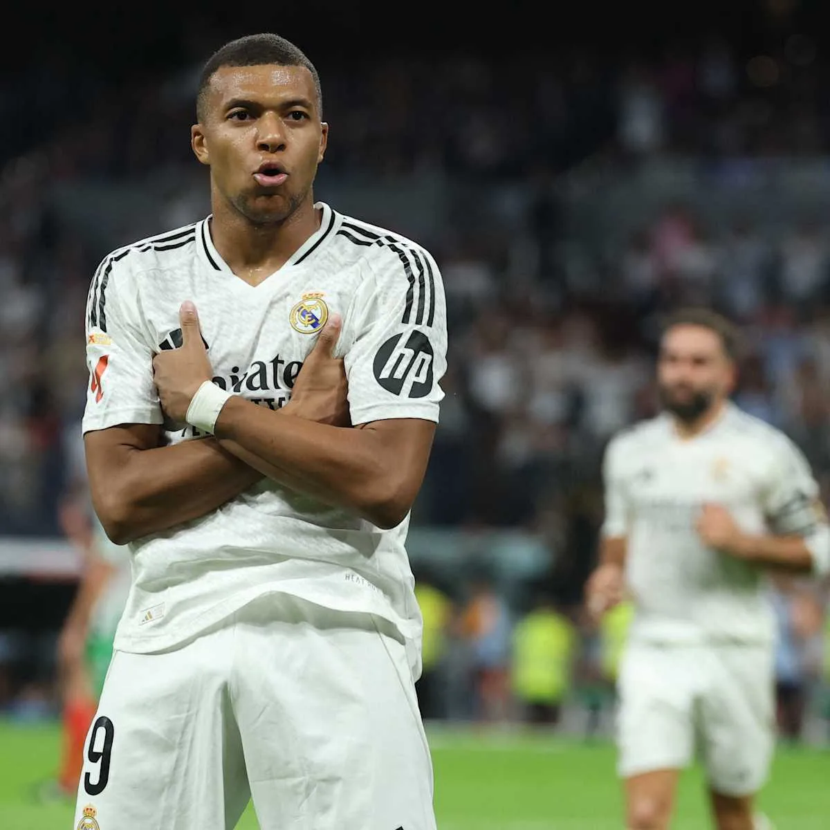 进球庆祝瞬间展示APP进球推送功能